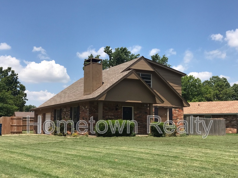 Edmond House: 1013 Kelly Park Road