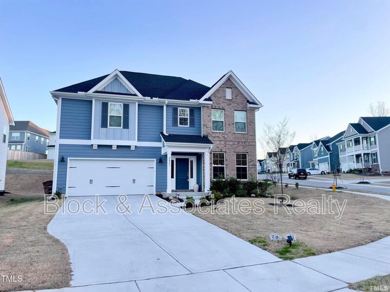 Wake Forest House: 2041 Sweet Samson Street