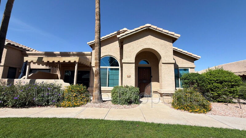 Surprise House: 14300 W Bell Rd