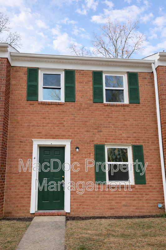 Fredericksburg Townhome: 4 Manchester Court