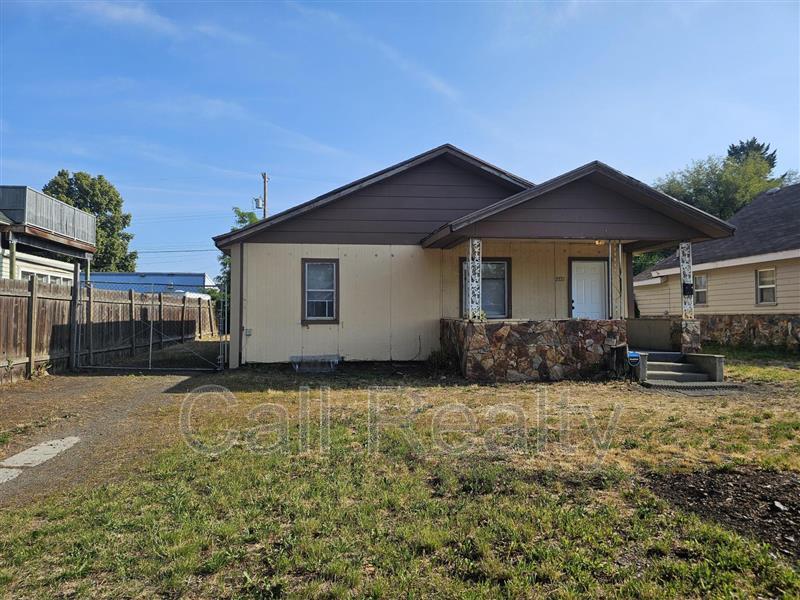 Spokane House: 2721 E Rowan Ave