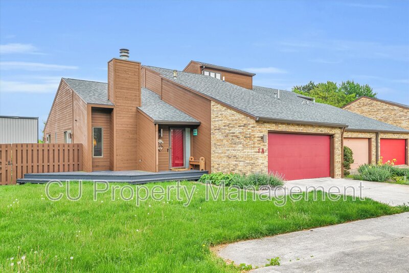 Savoy Condo: 1 Lyndhurst Village Court