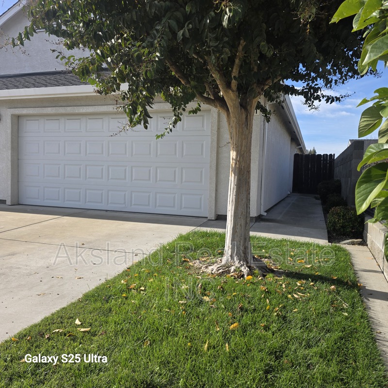 Manteca House: 421 Walnut Ave