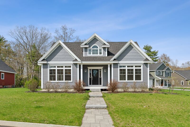 Saco House: 2 Lodge Drive