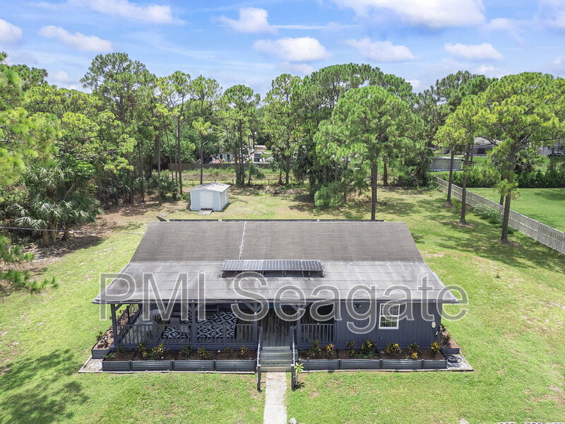 The Acreage House: 11448 68th St N