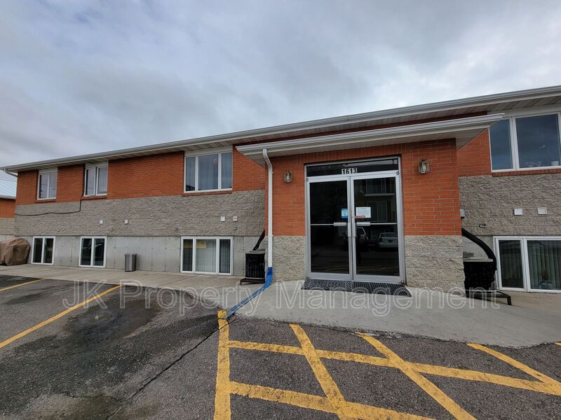 Great Falls House: 1613 Sand Court