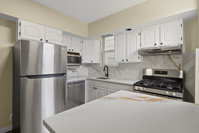 Jersey City Condo: 292 Claremont Avenue - 1