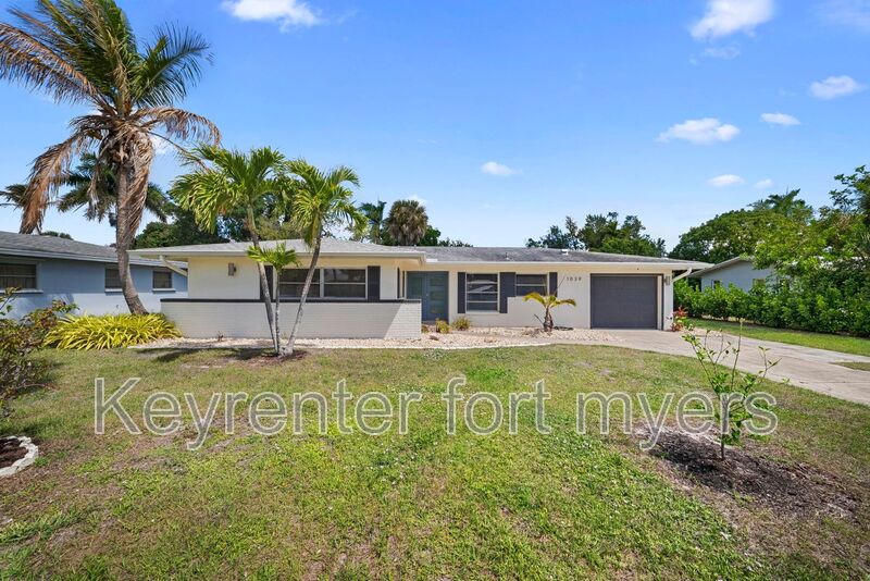 Fort Myers House: 1039 El Mar Ave