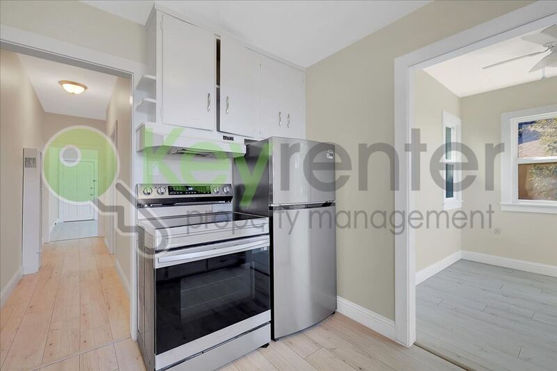 Sacramento House: 1119 Lochbrae Rd