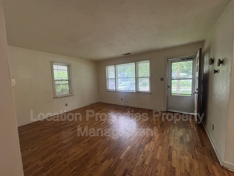 326 East 19th Street, rental photo 5