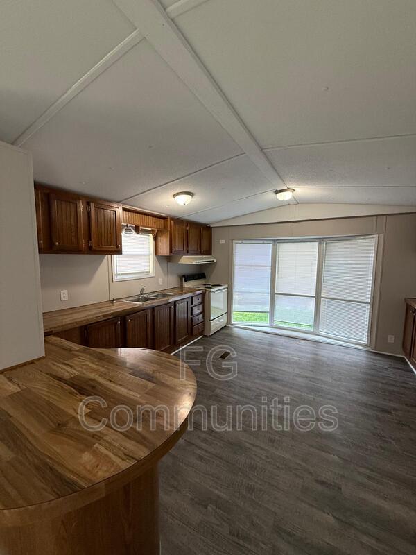 Winston Salem House: 3160 Dunn St Lot 33