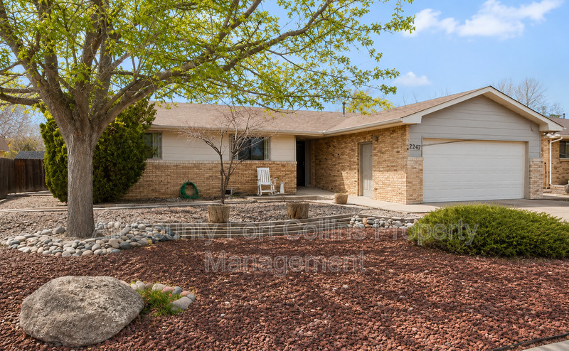 Loveland House: 4821 Roosevelt Ave