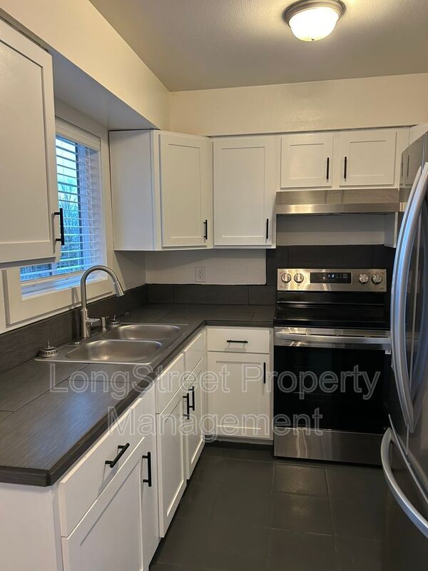 Tigard Condo: 11380 SW Greenburg Rd