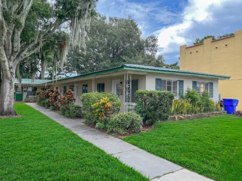 Kissimmee Condo: 317 East Monument Avenue