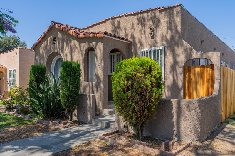 Long Beach House: 6765 Lemon Avenue
