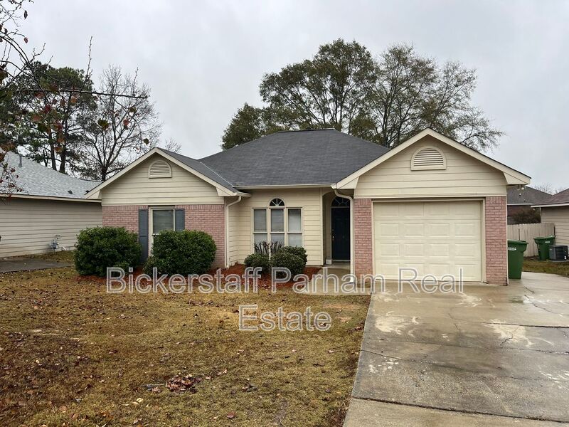 Columbus House: 7096 Vinings Way