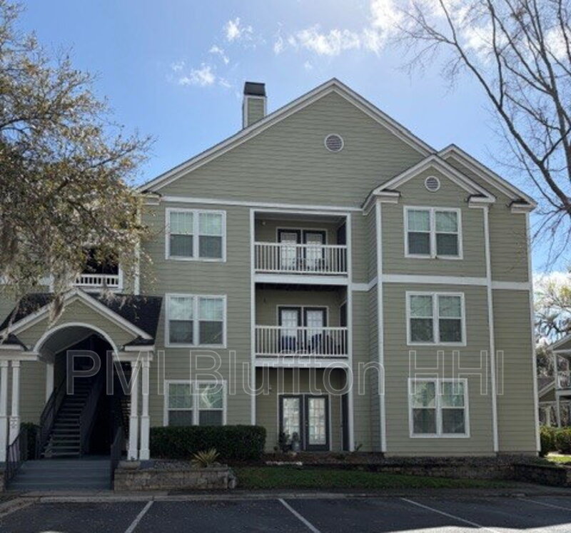 Bluffton Condo: 100 Kensington Blvd