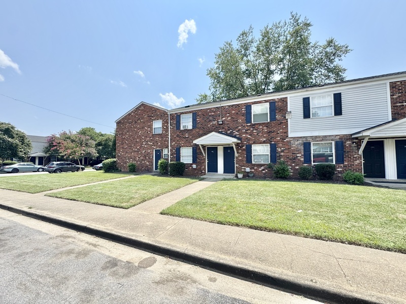 Richmond Townhome: 1806 Chicago Ave