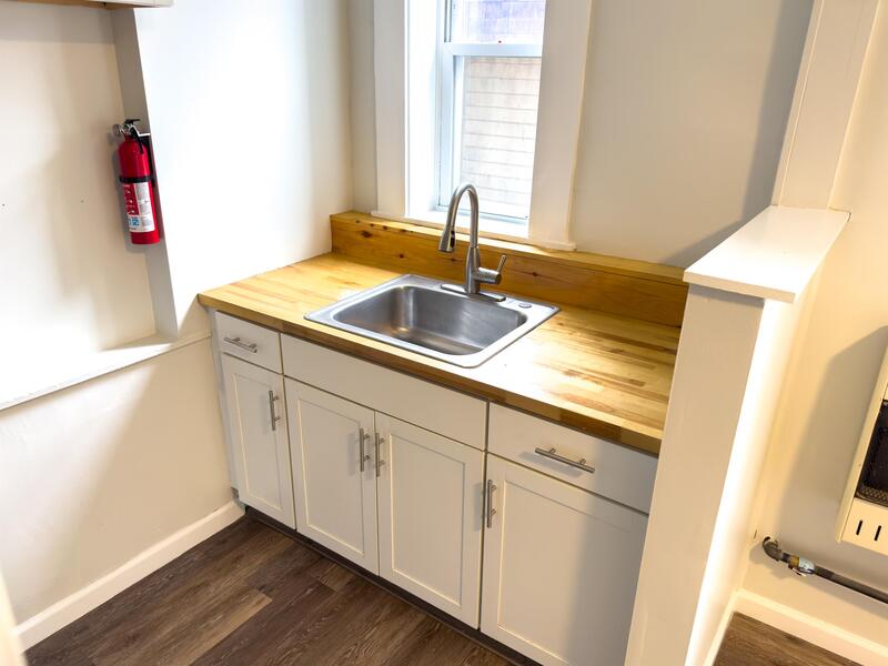 Newburgh Condo: 428 Liberty Street #2C