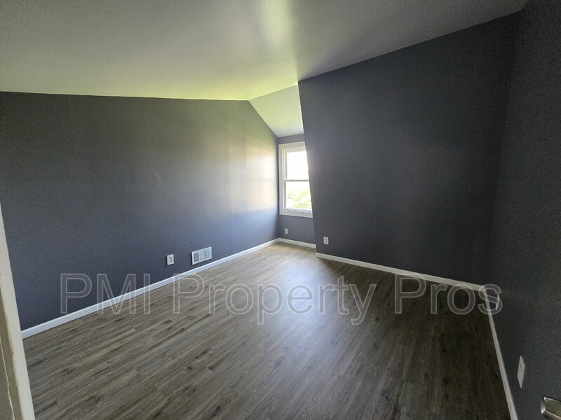 Milwaukee Condo: 8842j N 95th St