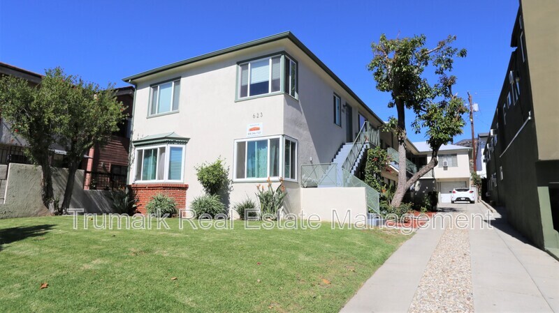 Glendale Condo: 623 W Stocker St