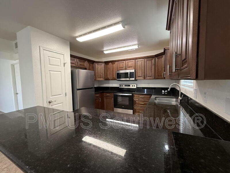 Bullhead City House: 2468 Paseo Cisne