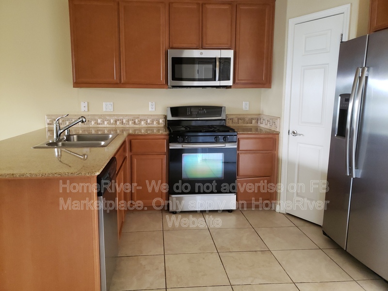 Sacramento Condo: 50 Regency Park Cir