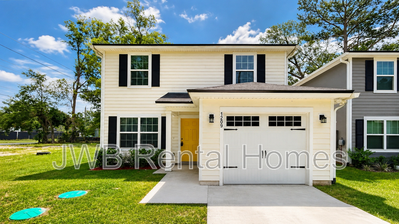 Jacksonville House: 1209 Ellis Rd S