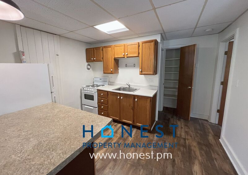 Hallowell Condo: 20 Academy Street