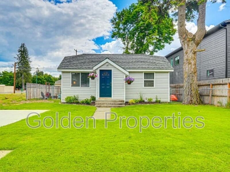 Coeur d'Alene House: 1720 East Lakeside Avenue