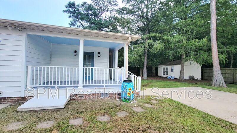 Wilmington House: 5006A Pine Needle Dr