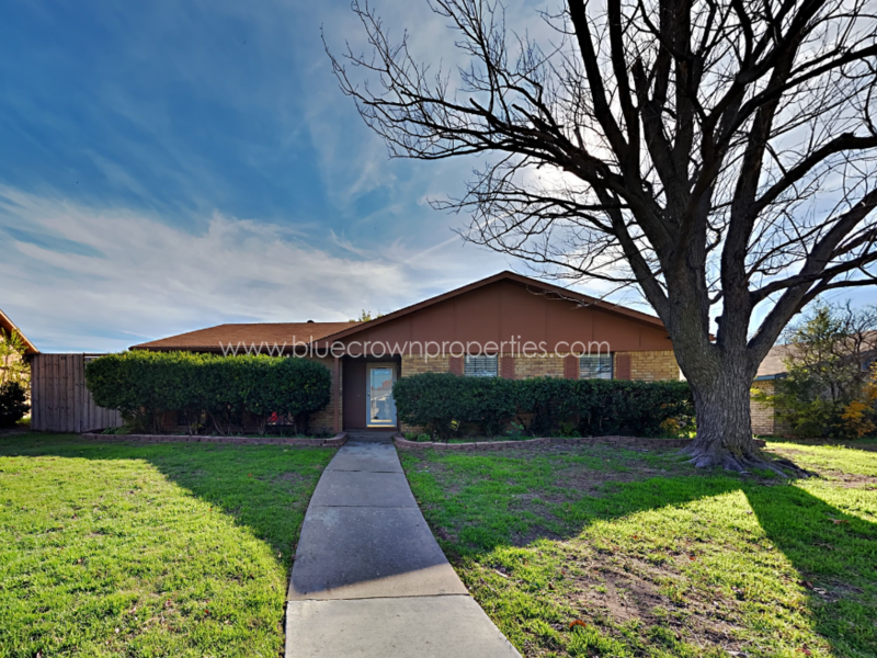 Carrollton House: 2112 Victoria Road