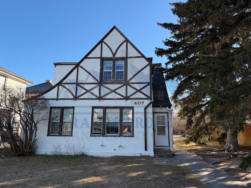 Laramie Condo: 407 S 5th St