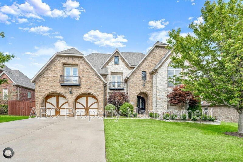 Rogers House: 5106 Sloan Circle