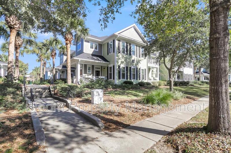 Charleston Townhome: 1225 Blakeway St