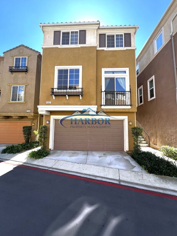 Torrance Condo: 1322 Harmony Way