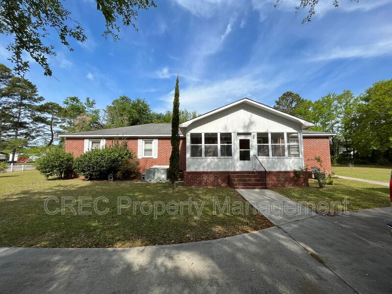 Mount Pleasant House: 1132 Children Road