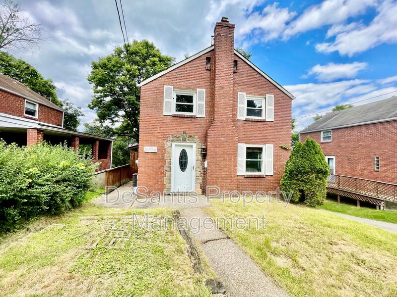 Pittsburgh House: 5705 Hilltop Avenue