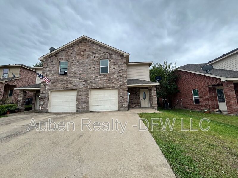 Princeton House: 909 Parkplace Ridge