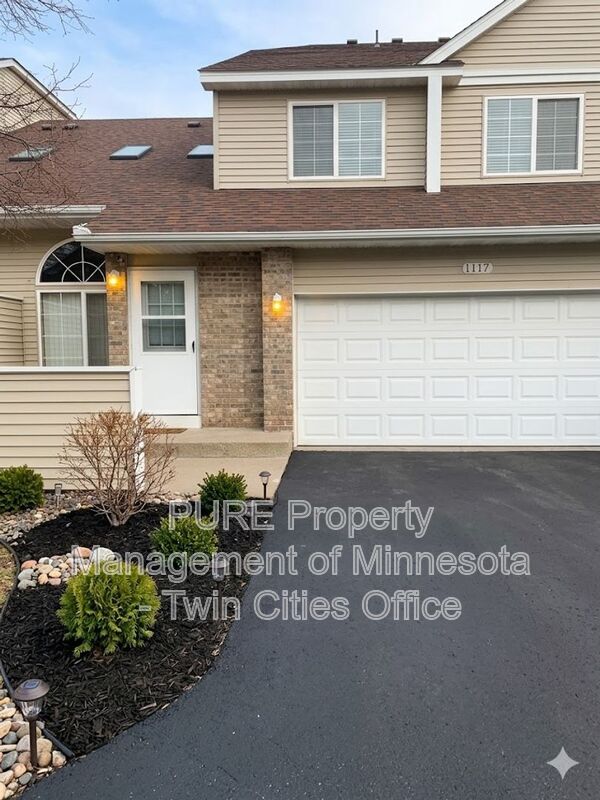 New Brighton Townhome: 1117 Pecks Woods Dr