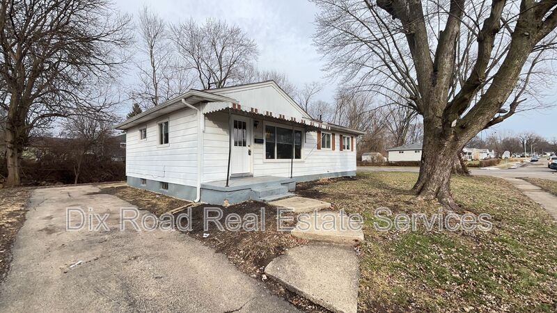 Dayton House: 5441 Bayside Drive