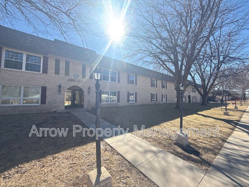 York House: 650 E 12th Street-A101