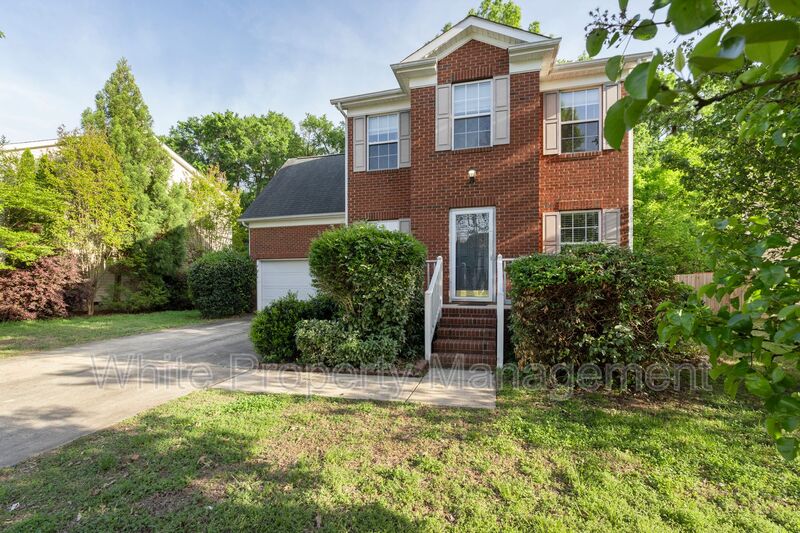 Charlotte House: 15505 Dehavilland Drive