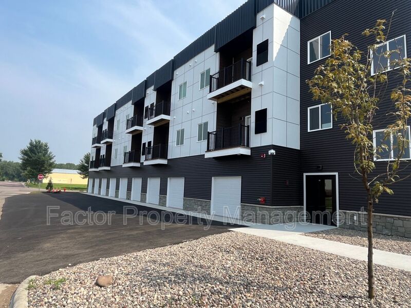 St. Peter Condo: 960 N. 3rd St.