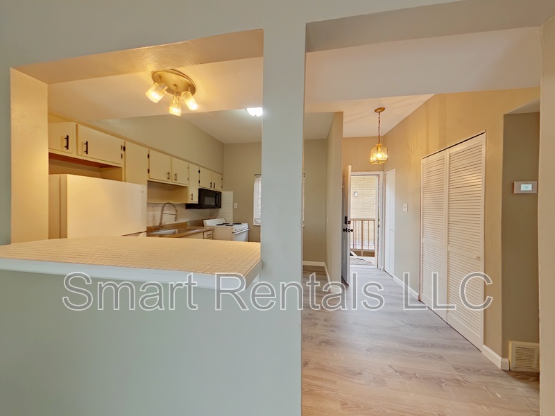 St. Louis Condo: 4304 Fairview Avenue - H