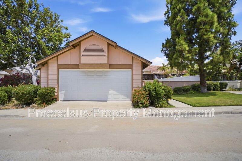 Chula Vista House: 631 Hampshire Lane