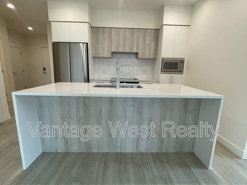 Kelowna Condo: 408-3699 Capozzi Road