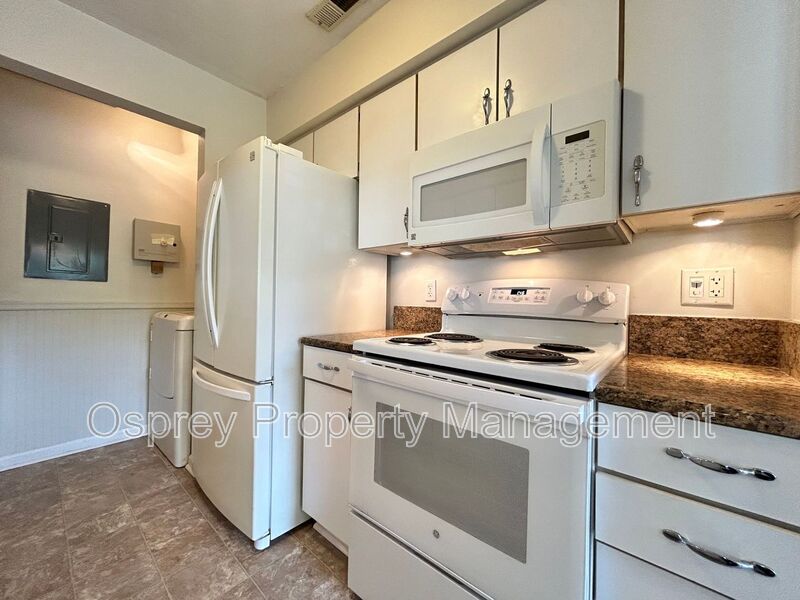 Charming 2-Bedroom Condo in the Heart of VB