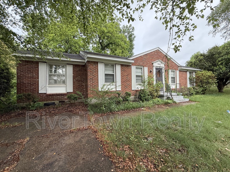 Memphis House: 3641 Gillie St