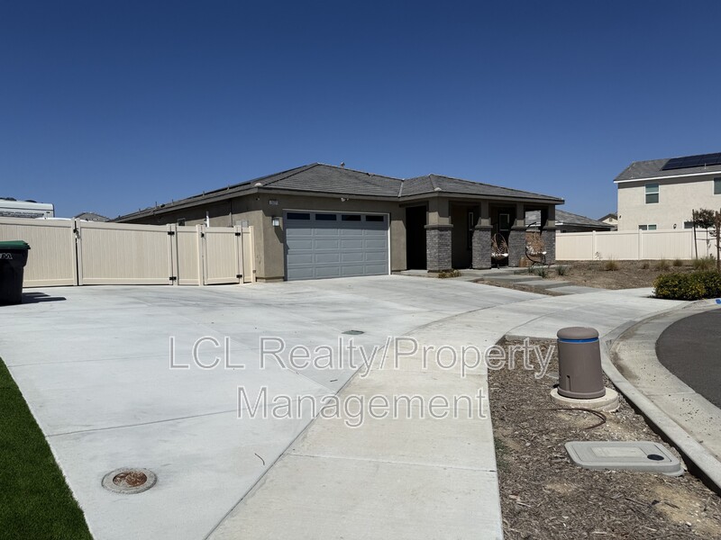 Winchester House: 29221 Searchers Ct